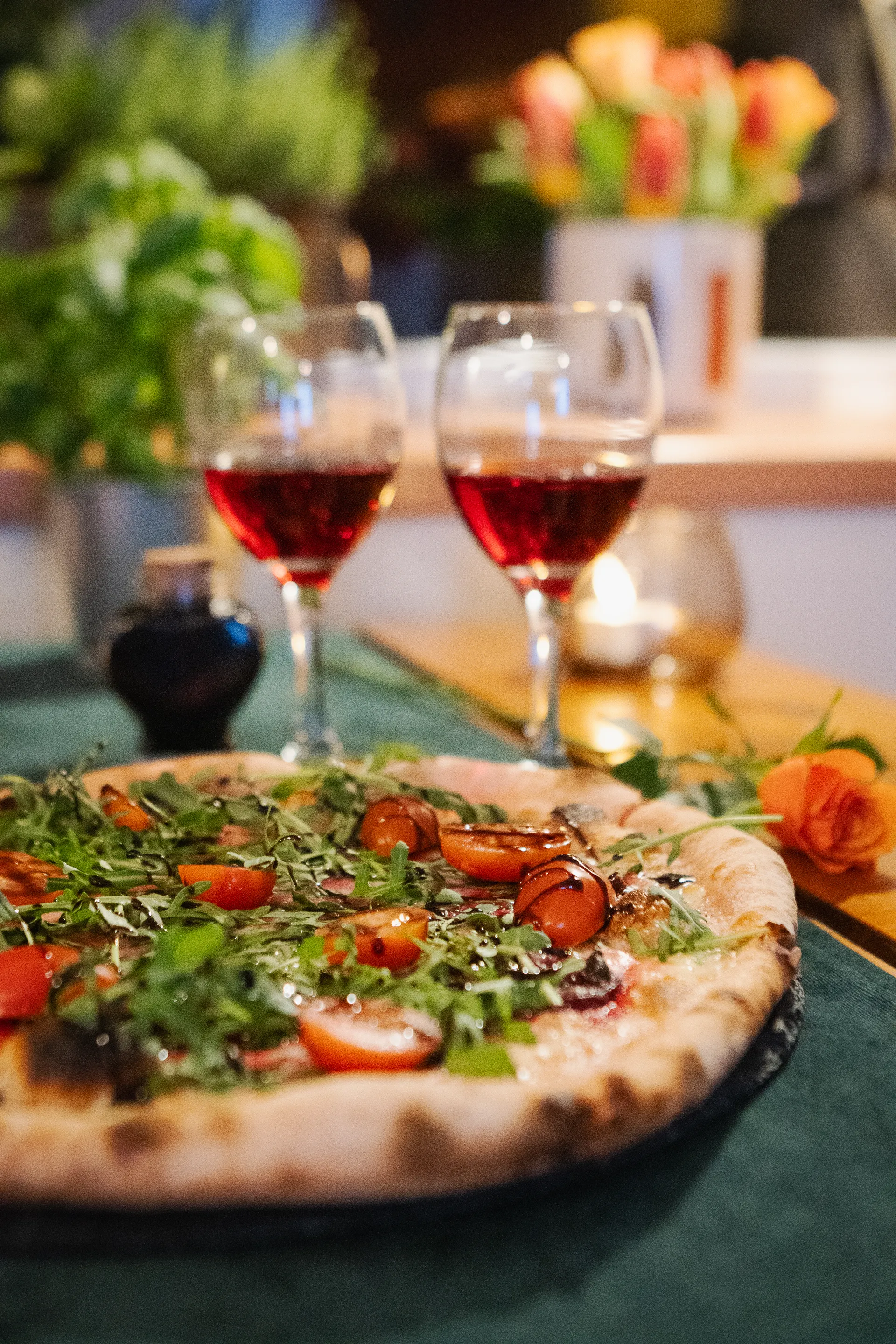 Menu Naoliwieni Milanówek | Pizza, burgery i dostawa | Królewska 61